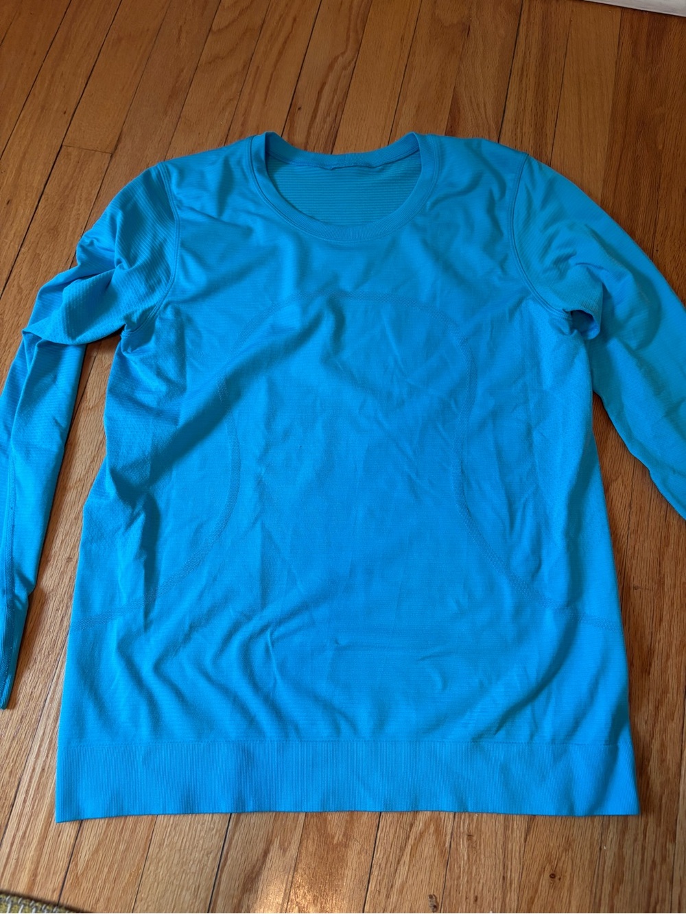Lululemon swiftly relaxed long sleeve.